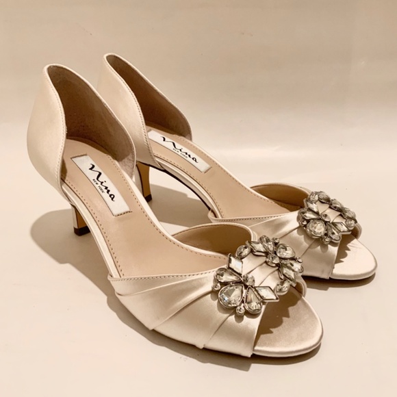 NINA CHARISA IVORY SATIN CRYSTAL Kitten Heel Pumps, Wedding Bridal Dress Shoes 7 - Picture 7 of 14
